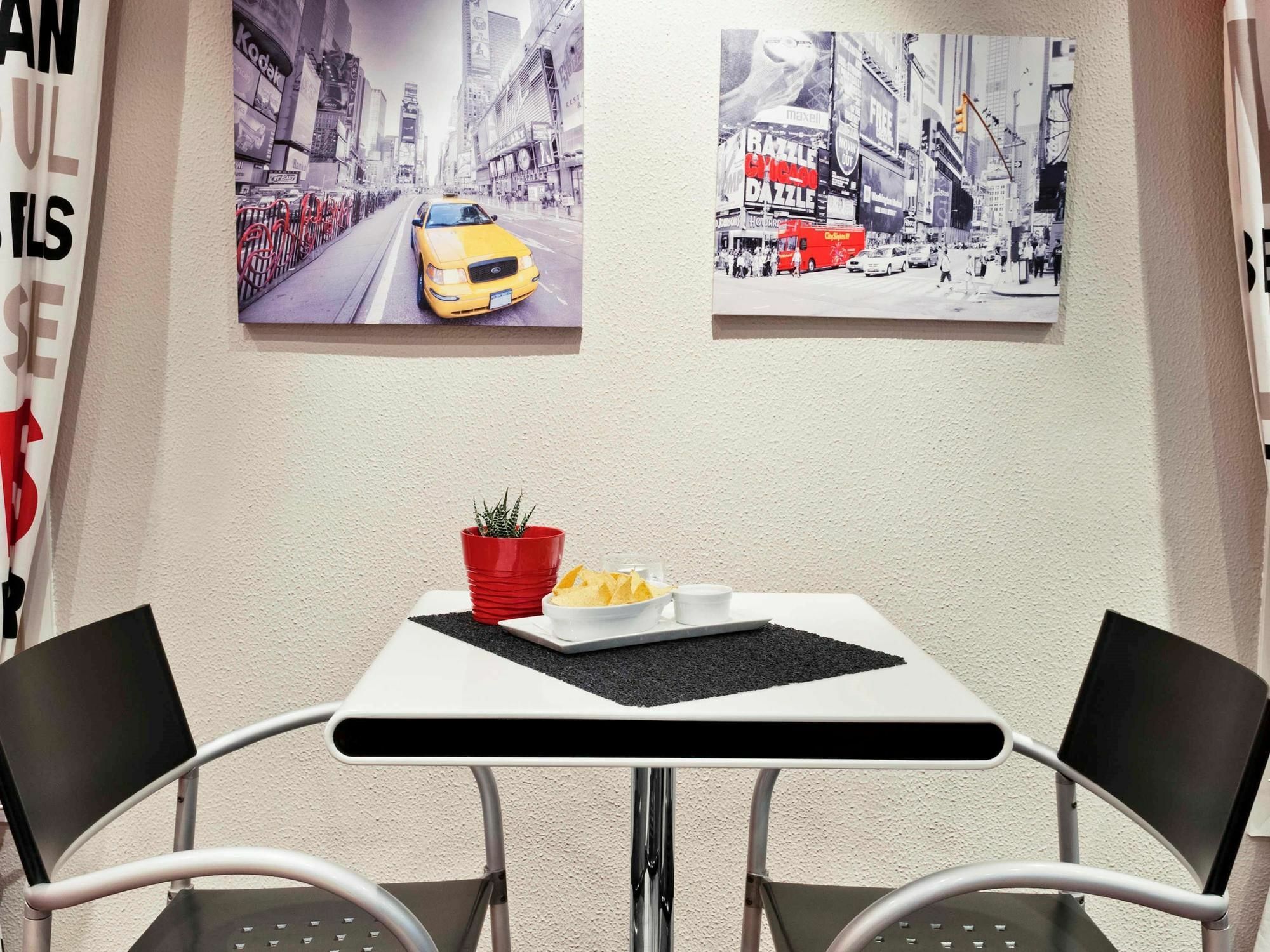 ホテル イビス リール ヴィルヌーヴ ダスク グランド スタッド ヴィルヌーヴ＝ダスク エクステリア 写真